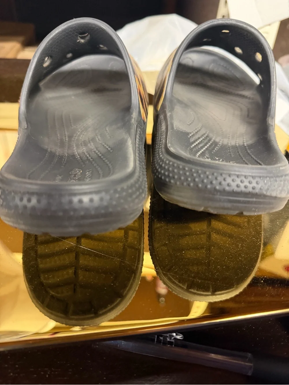 Crocs Classic Animal Print Slide Sandals featuring a leopard pattern SZ 10